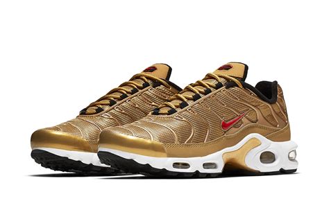 nike air max plus metal gold